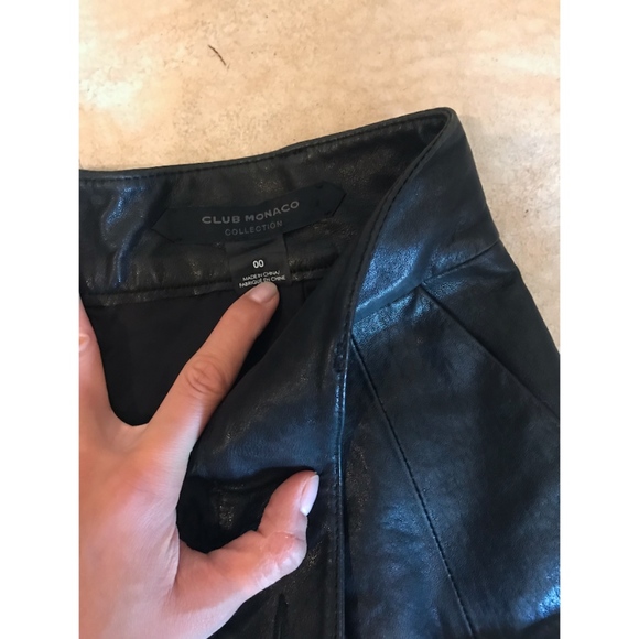 CLUB MONACO COLLECTION-Black Leather Shorts - Picture 4 of 5